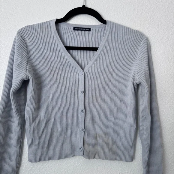 Brandy Melville Light Gray Ribbed Cardigan - Picture 4 of 7